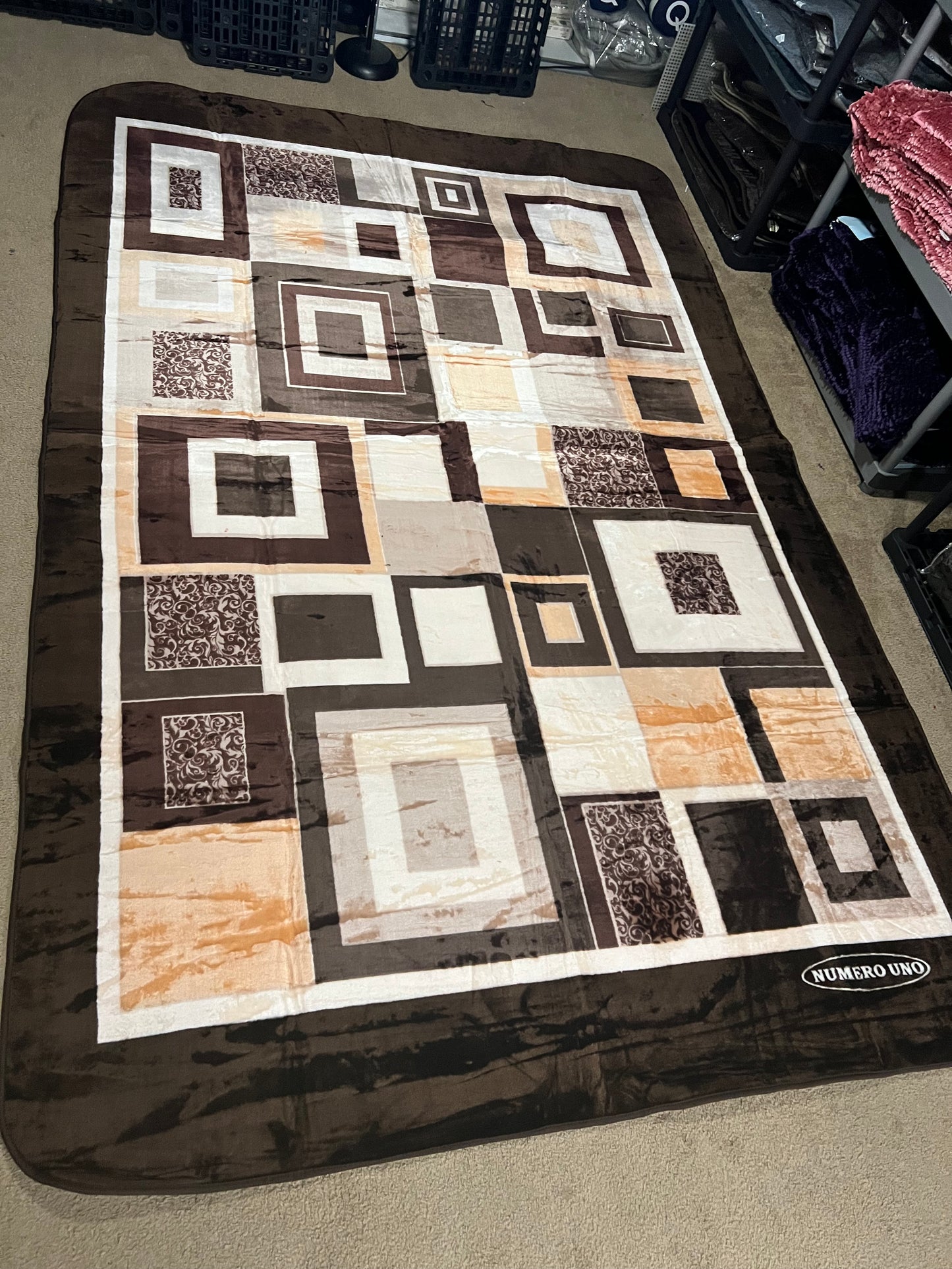 RUG BROWN SQUARE