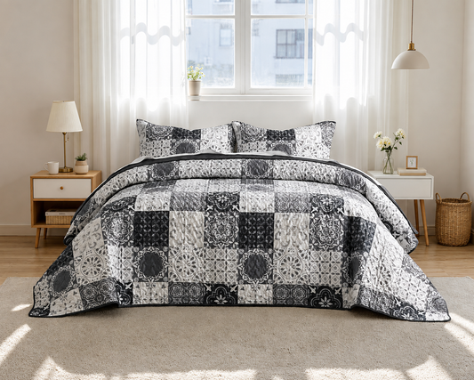 Quilt grey flowers