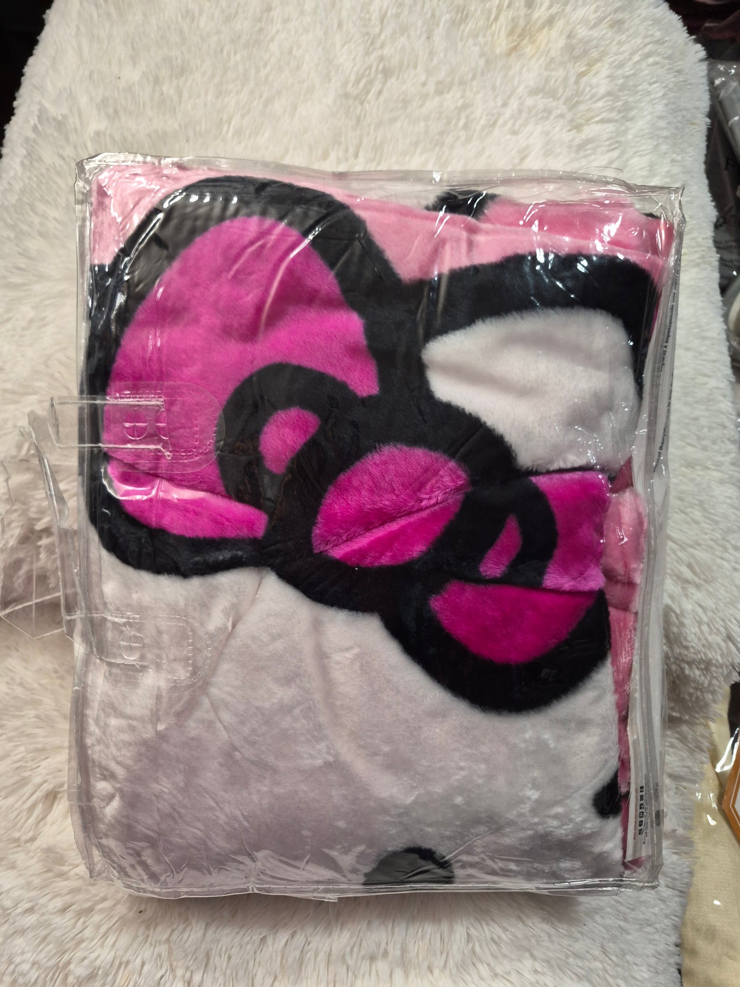 TWIN RASCHEL BLANKET HELLO KITTY